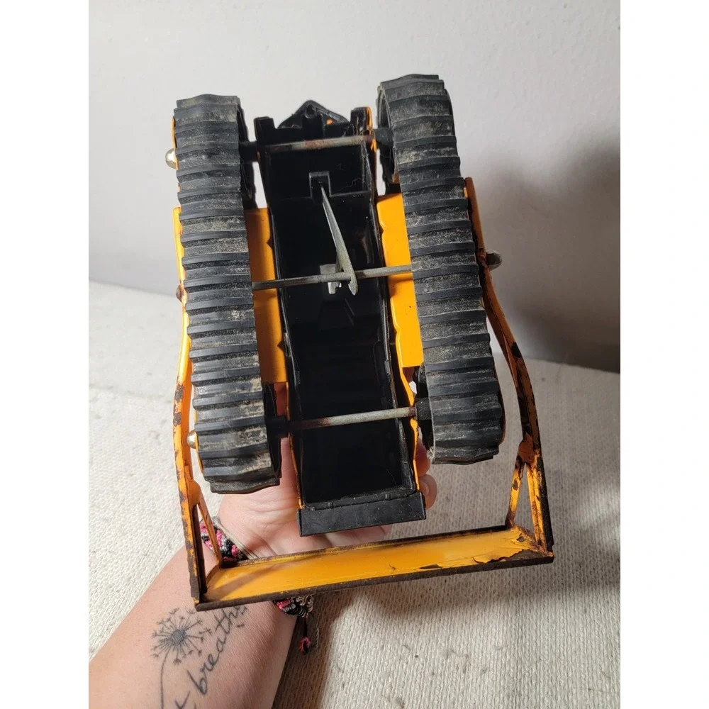 Vintage Tonka T-6 Bulldozer Pressed Steel Crawler Yellow Tractor Rubber Track